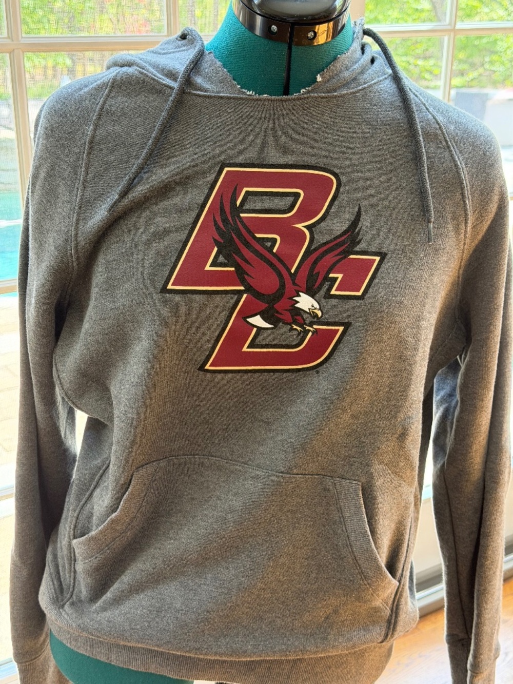 Champion Boston College Eagles Gray Hoodie Size Large Distressed Frayed Neck